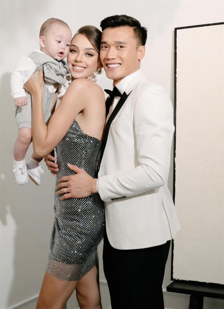 Con trai lai Tây của Bùi Tiến Dũng được khen đẹp nhất nhà, mắt xanh mũi cao khó ai bì-2