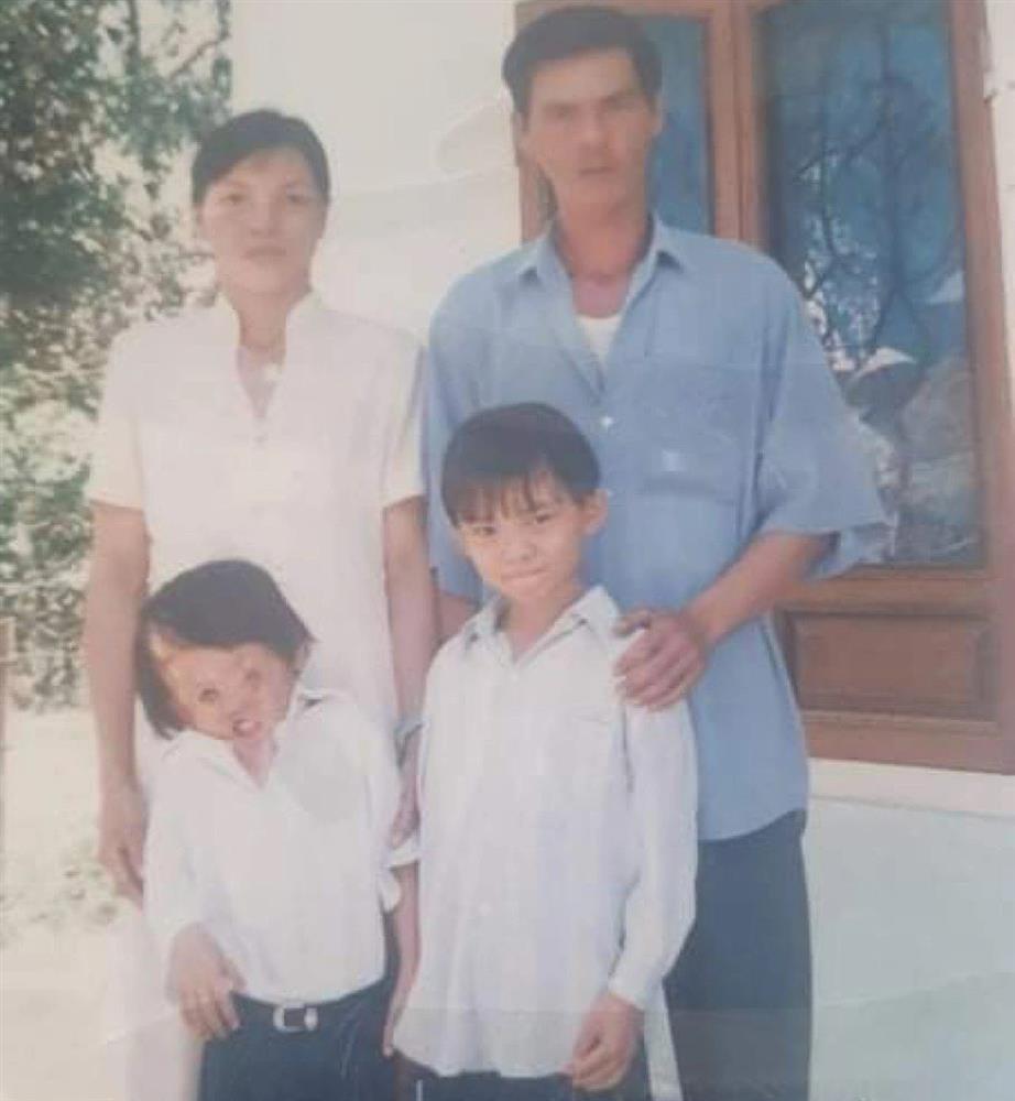 Chàng trai cháy cả gương mặt mở tiệm bánh bán... tình yêu-2