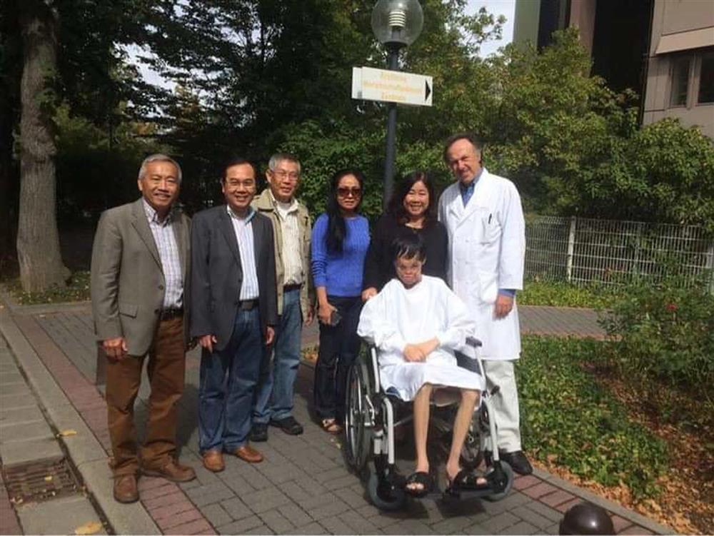 Chàng trai cháy cả gương mặt mở tiệm bánh bán... tình yêu-4