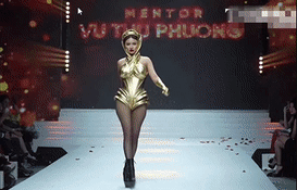 Vì sao kiểu catwalk của Vũ Thu Phương bị chỉ trích làm lố?-3