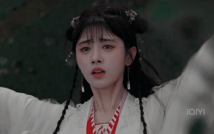 Cúc Tịnh Y làm nô tì nhưng đẹp hơn cả dàn tiểu thư ở phim mới-8