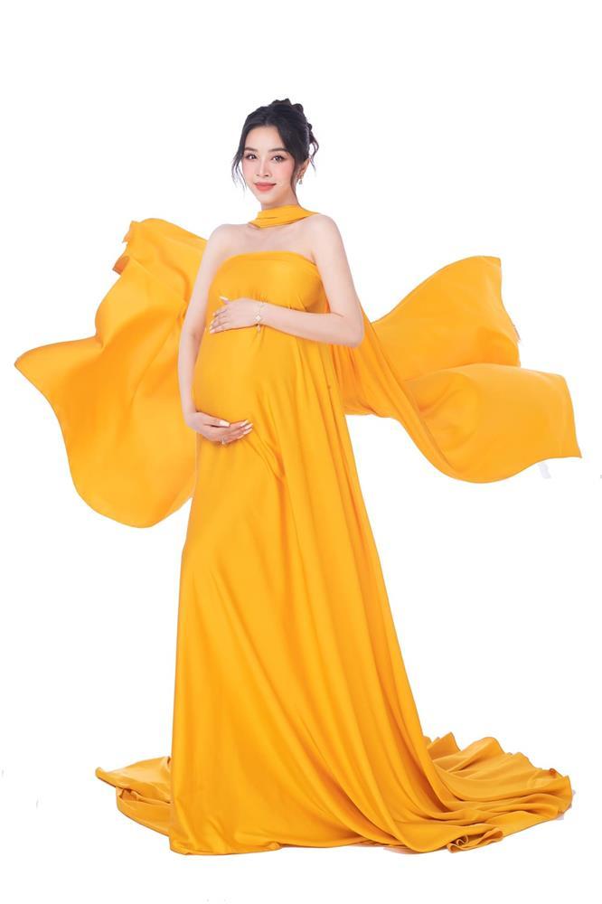 Á hậu Thúy An lần đầu khoe con gái-7