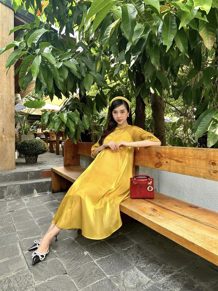 Á hậu Thúy An lần đầu khoe con gái-15