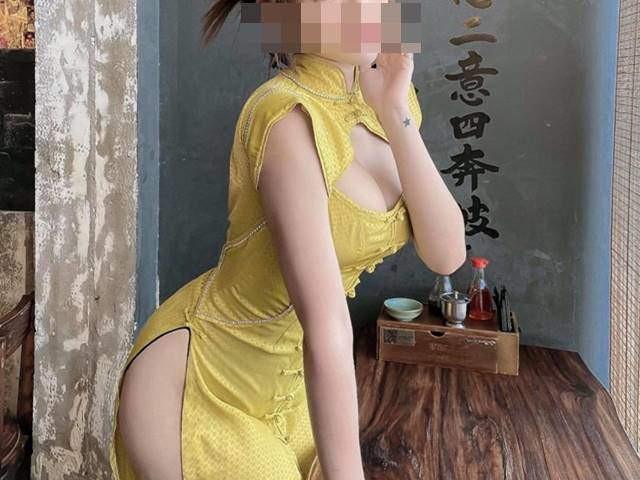 Đến trường con, mẹ mặc váy ngắn nhảy nhót khiến người xem ngượng chín mặt-8