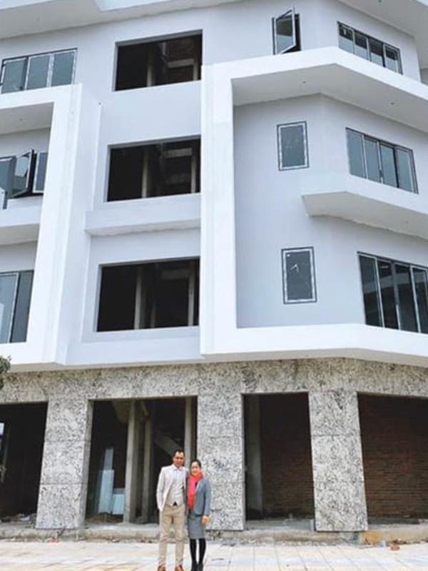 Người phụ nữ quý phái được Hòa Minzy tặng biệt thự chục tỷ cùng xế hộp sang-4