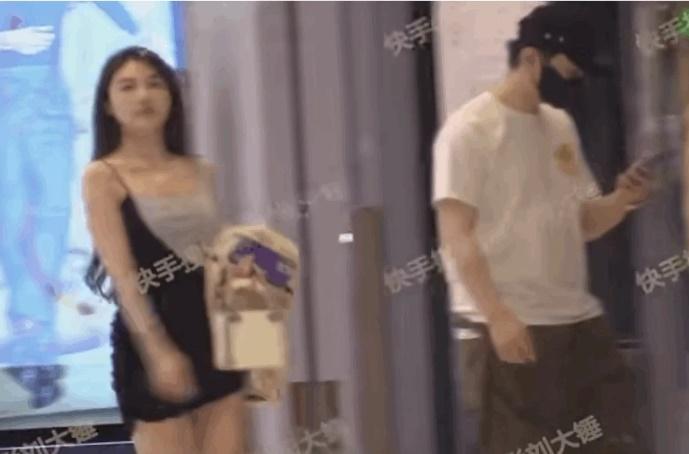 Angela Baby - Huỳnh Hiểu Minh lộ ảnh hẹn hò tình mới cùng 1 ngày-4