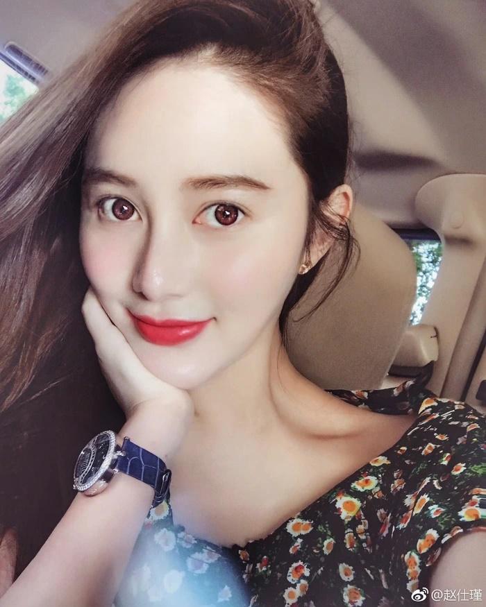 Angela Baby - Huỳnh Hiểu Minh lộ ảnh hẹn hò tình mới cùng 1 ngày-5