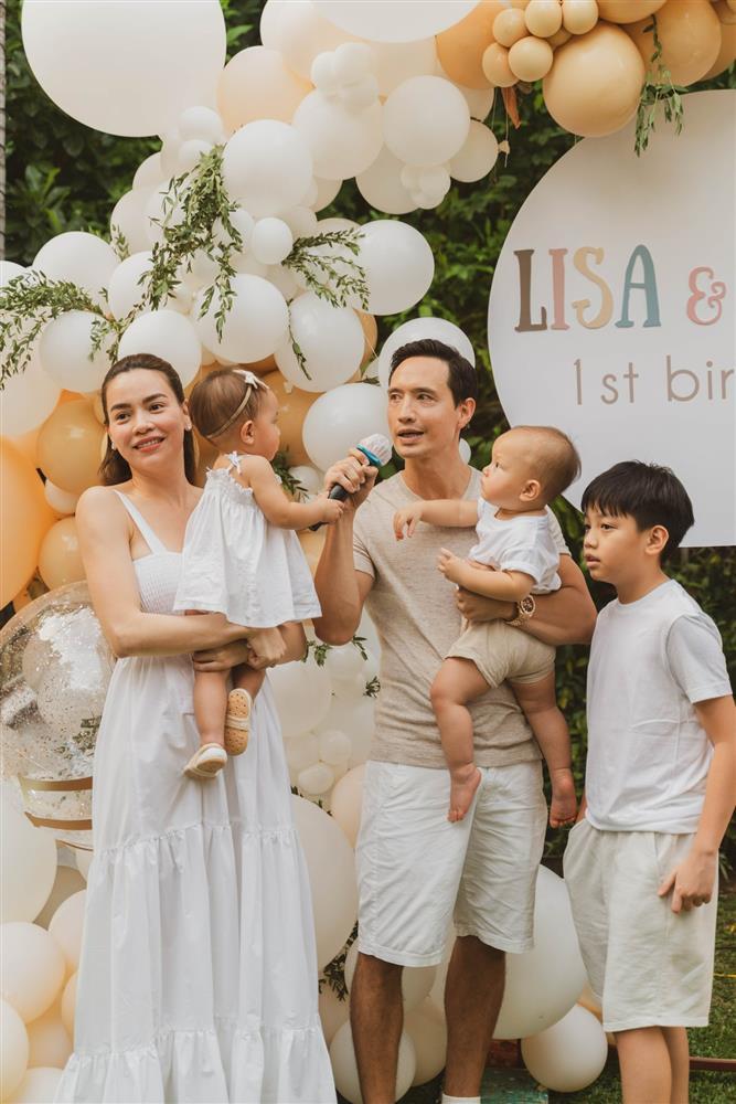 Con trai 13 tuổi của Cường Đô La ra dáng anh cả của 4 em, thành tích học tập ấn tượng-4