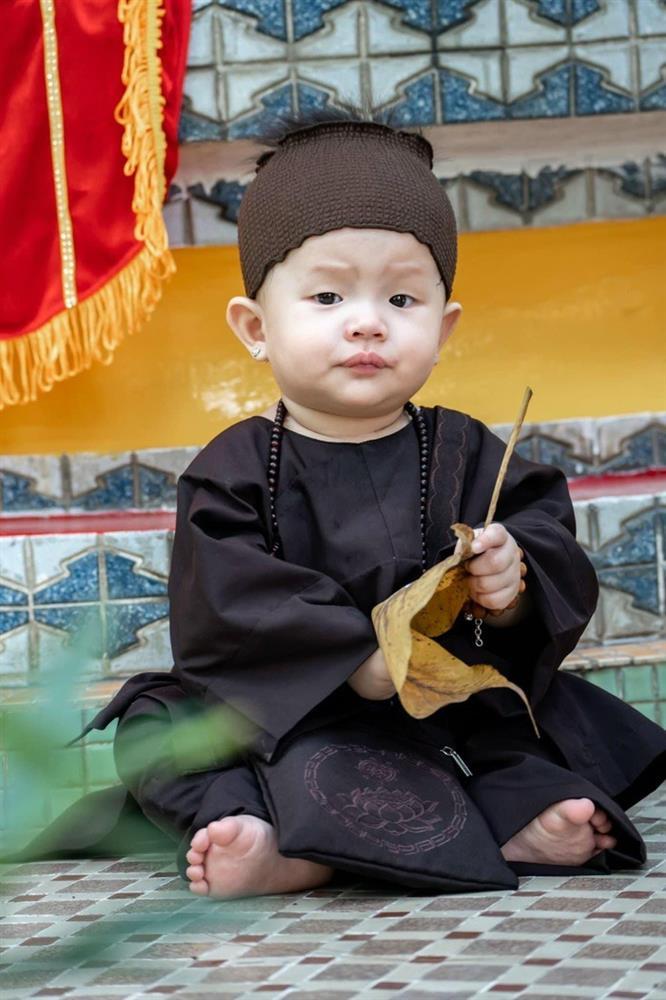 Á hậu Vbiz bất ngờ công khai hình ảnh của con gái đầu lòng-2