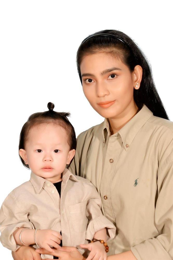 Á hậu Vbiz bất ngờ công khai hình ảnh của con gái đầu lòng-3