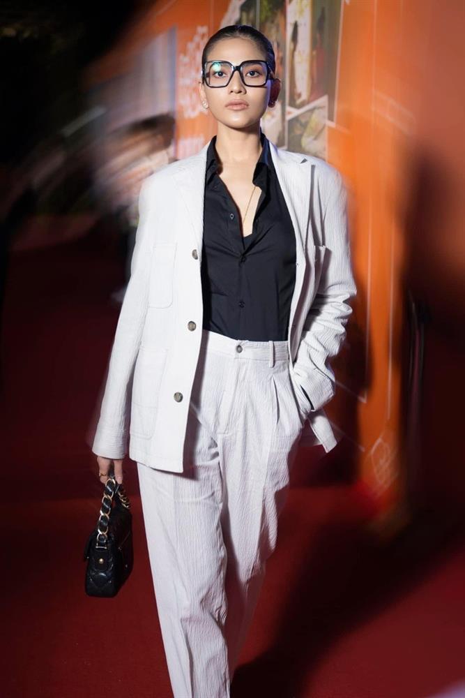 Á hậu Vbiz bất ngờ công khai hình ảnh của con gái đầu lòng-5