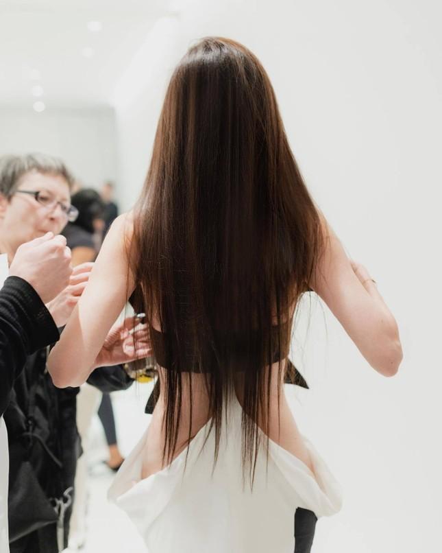 Bí quyết giúp Vera Wang có bờ lưng thiếu nữ ở tuổi 74-2