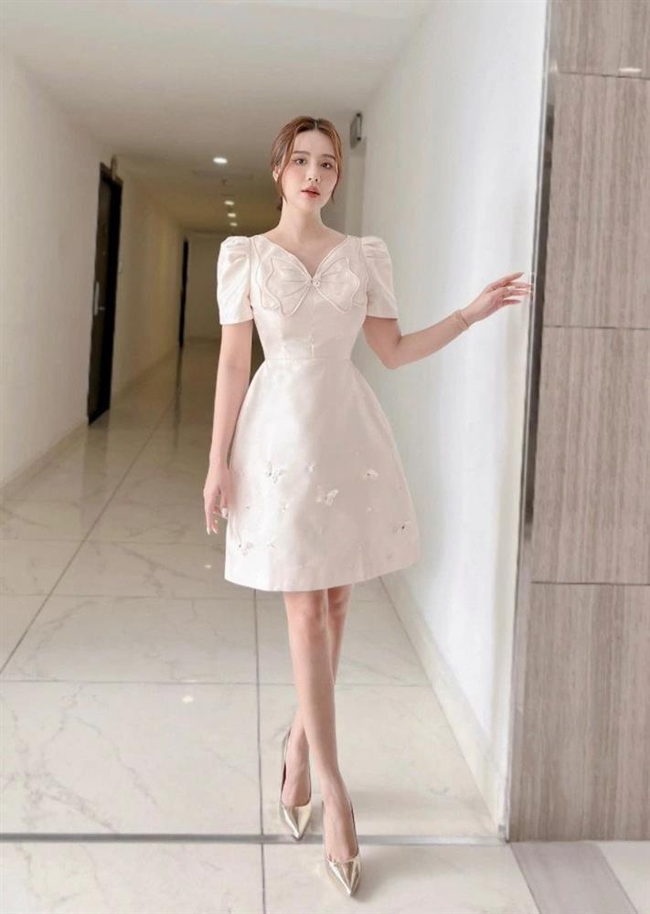 Huyền Lizzie khoe bộ sưu tập giày gây bất ngờ-3