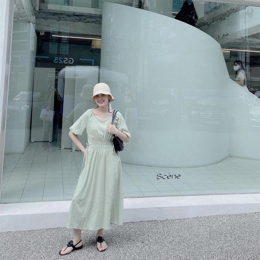 Vợ Đỗ Duy Mạnh đứng cạnh Hyun Bin, diện váy gần 50 triệu che bụng bầu-8