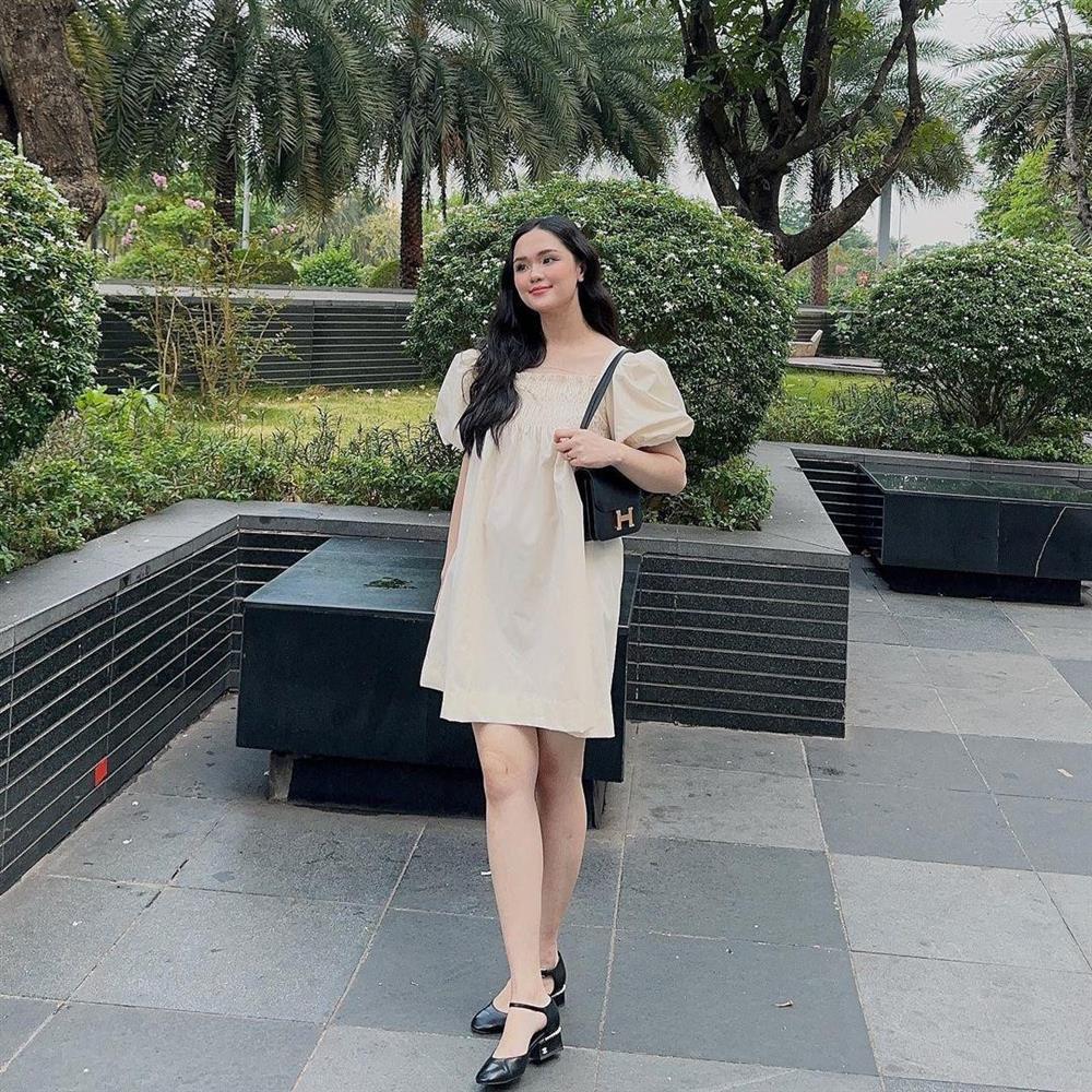 Vợ Đỗ Duy Mạnh đứng cạnh Hyun Bin, diện váy gần 50 triệu che bụng bầu-6