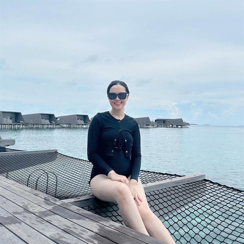 Vợ Đỗ Duy Mạnh đứng cạnh Hyun Bin, diện váy gần 50 triệu che bụng bầu-11