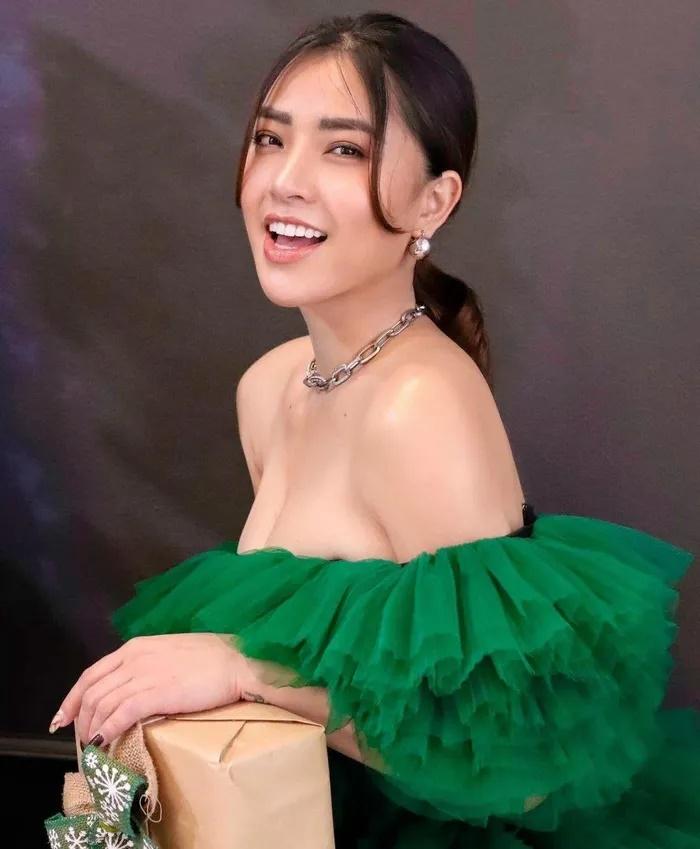 Hải Băng mặc táo bạo nhất hội mẹ bỉm sữa Vbiz để bán hàng chốt đơn?-5