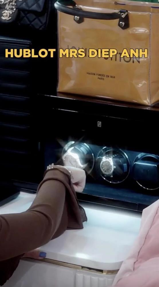 Bạn thân đến nhà Diệp Lâm Anh, phát hiện tủ lạnh đồng hồ trong căn phòng vô giá-6