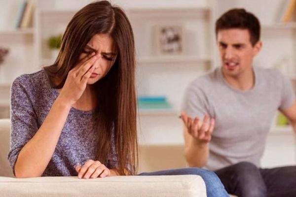 Bạn gái khăng khăng bố mẹ ai người đó lo khiến tôi choáng váng-2