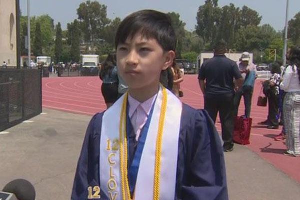 Lê Tiêu Linh - cô giáo làm dậy sóng Tóp Tóp hóa ra là Top 5 Đại sứ Hoàn Mỹ-2