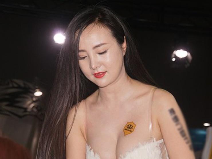 Sau 10 năm bị cấm sóng, Can Lộ Lộ bất ngờ công bố đã sinh con-1