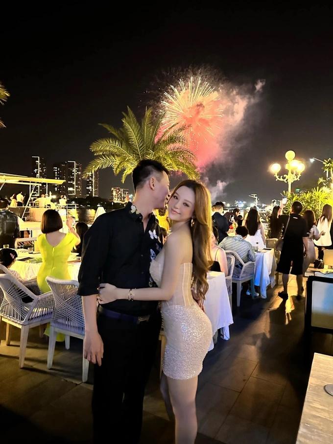 Cựu hot girl Huyền Baby: Nhan sắc không tuổi, chồng cho 24 tỷ đồng tiêu vặt-12