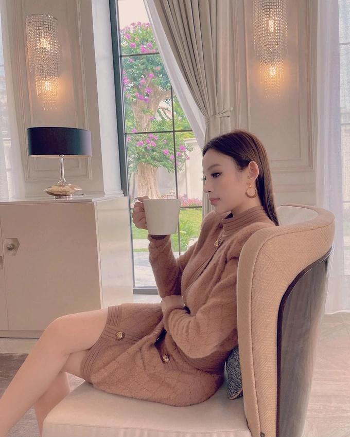 Cựu hot girl Huyền Baby: Nhan sắc không tuổi, chồng cho 24 tỷ đồng tiêu vặt-8