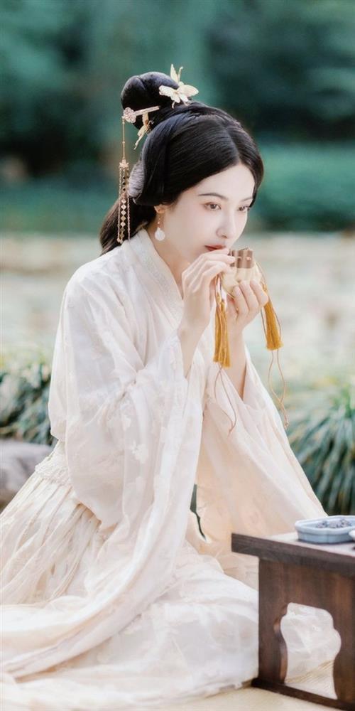 Mỹ nhân Liêu Trai Chí Dị hẹn hò ai người đó phất lên như diều gặp gió-1