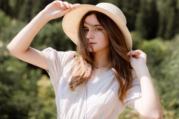 4 kiểu áo 2 dây kém duyên không nên mua vào mùa hè-5