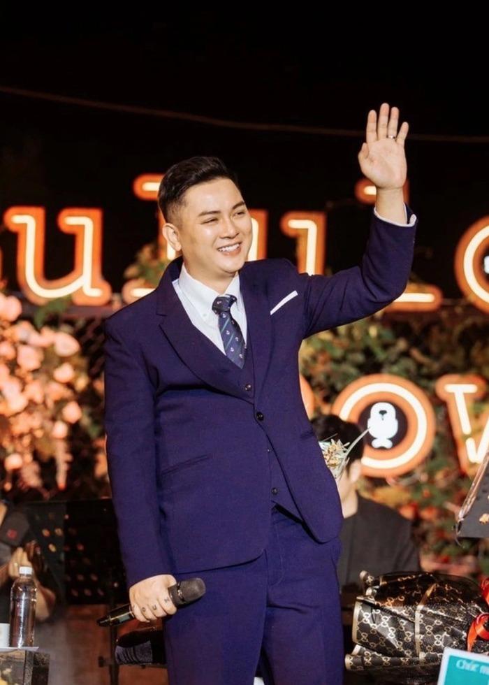 Hoài Lâm xuất hiện với vẻ ngoài tăng cân thấy rõ-2