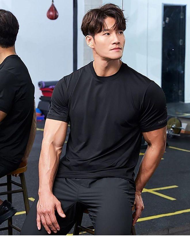 Kim Jong Kook phản ứng khi bị hỏi về tin đồn có vợ con bí mật ở Mỹ-2