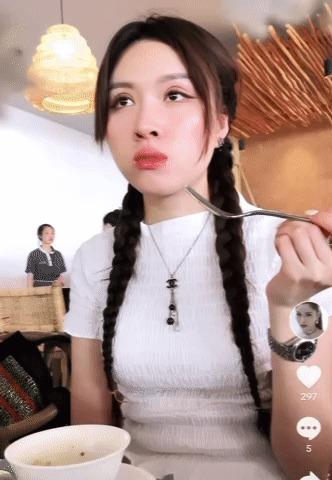 MC Thanh Thanh Huyền vướng nghi vấn dao kéo 1 điểm vì vẻ ngoài khác lạ-1