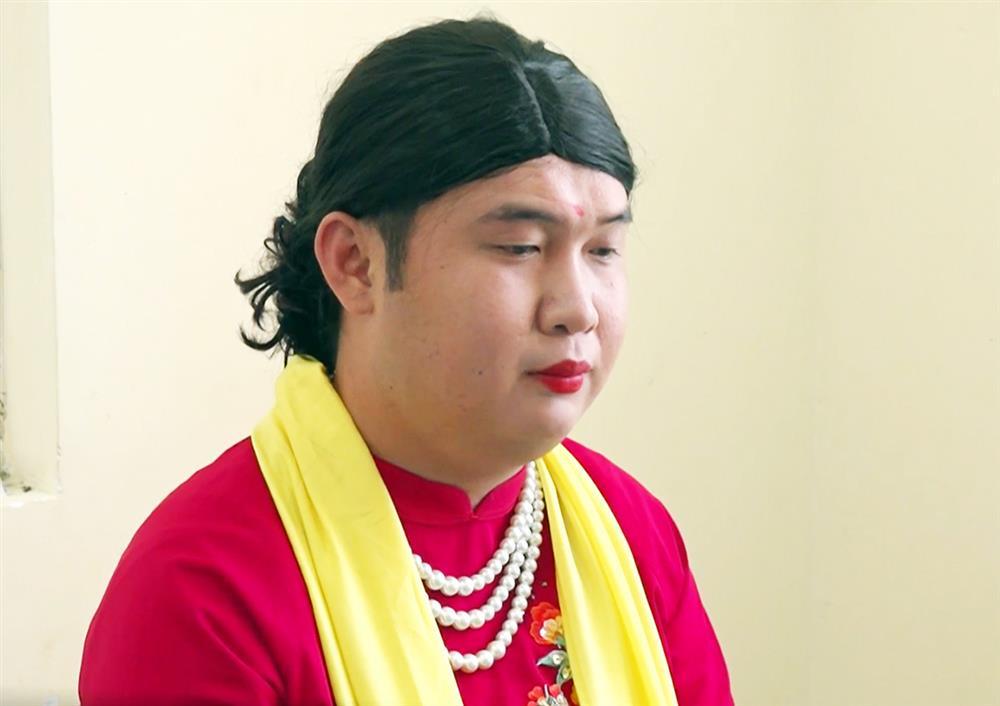 Thầy cúng trộm dây chuyền 1,4 lượng vàng trên cổ tượng-1