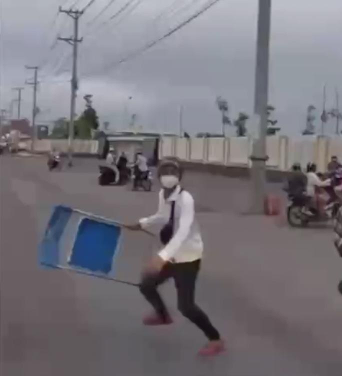 Đối tượng chặn và đập kính xe cấp cứu đã rời khỏi Trà Vinh-2