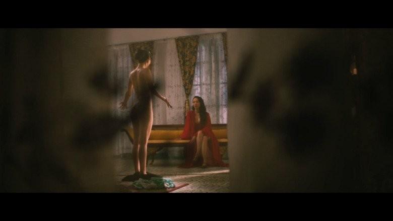 Từng chẳng ngại cởi, Ngọc Trinh nay thừa nhận không dám mặc váy cắt xẻ ra phố-5