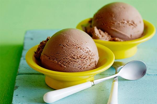 Bác sĩ kê đơn kem và trò chơi điện tử cho trẻ bị viêm họng-1