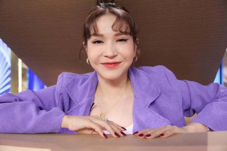 Khả Như tuổi U40 độc thân giàu có, body quyến rũ in đầy dấu mực-12