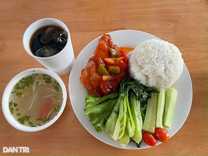 Suất cơm sườn 120.000 đồng ở Thiên Đường Bảo Sơn bất ngờ... thịnh soạn-1