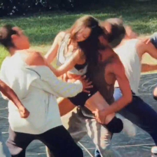 Jennie (BlackPink) gây sốc với cảnh 18+-4