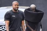 Công chúng Italy giận dữ vì cách ăn vận phô bày của vợ Kanye West-6