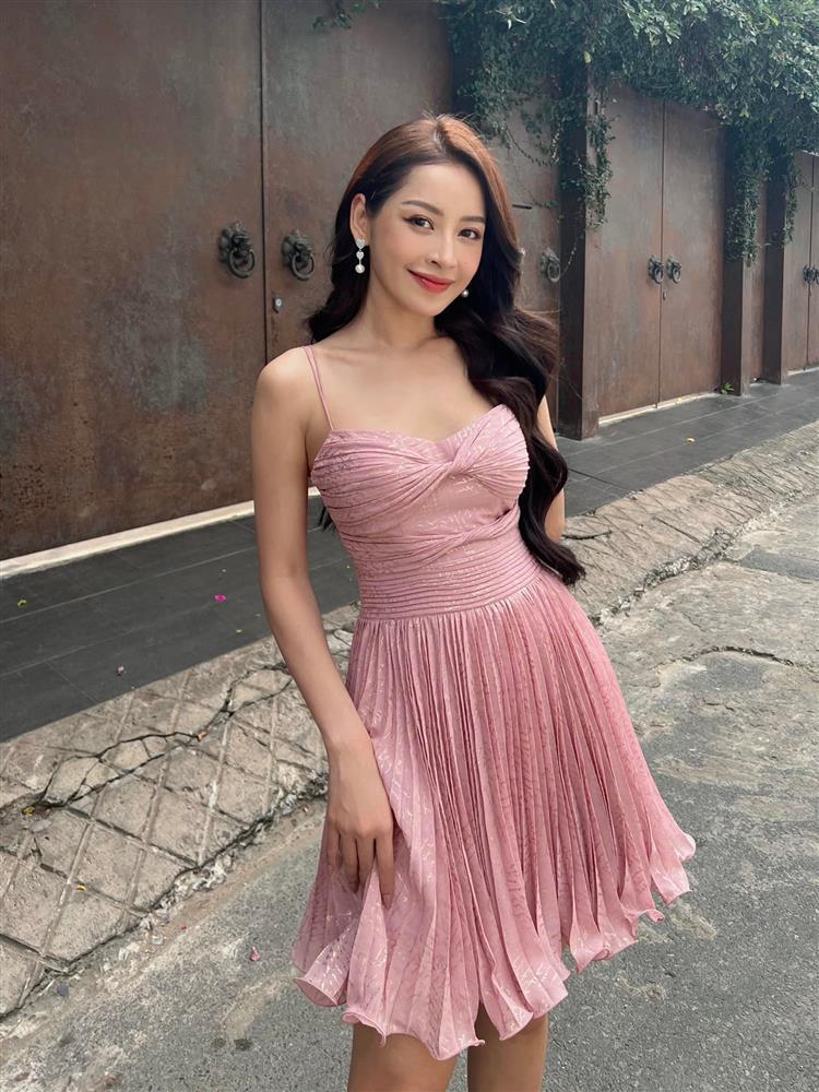 Style đi biển của Tỷ Tỷ Đạp Gió Chi Pu: Không bikini, nửa kín nửa hở-10