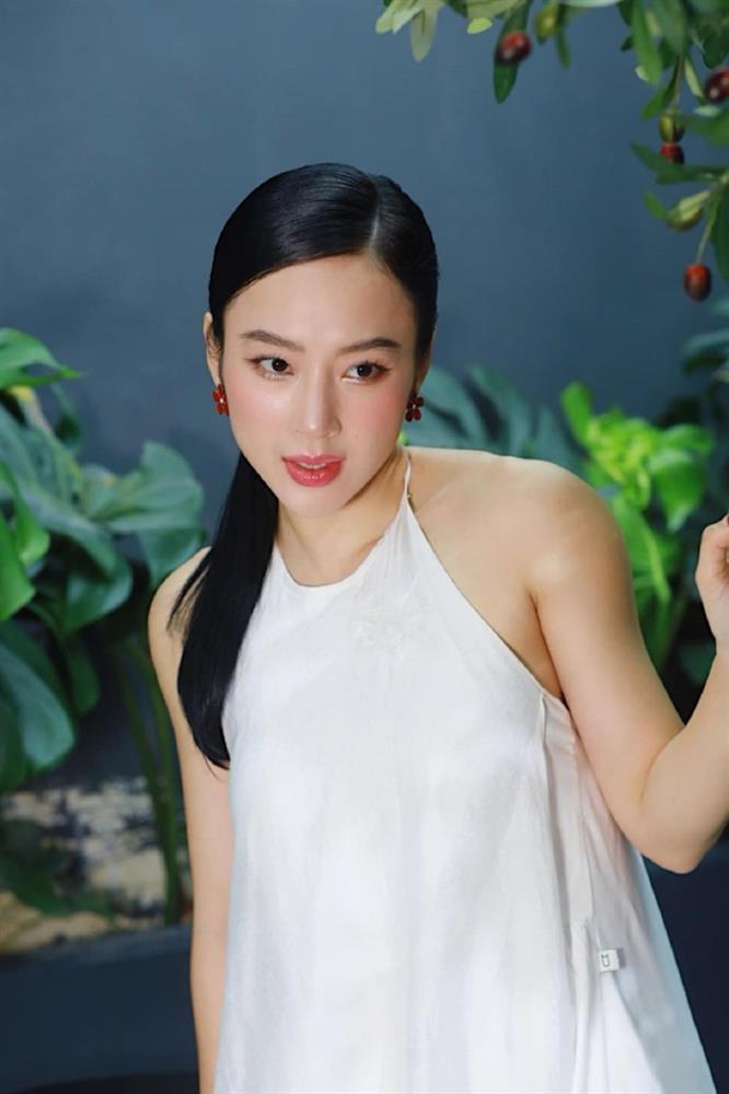Angela Phương Trinh diện váy yếm khoe cơ tay cuồn cuộn-5