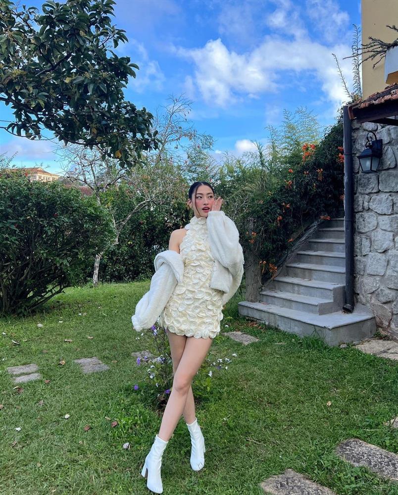 Lương Thùy Linh chỉ thích diện váy ngắn khoe chân 1,22 m-5