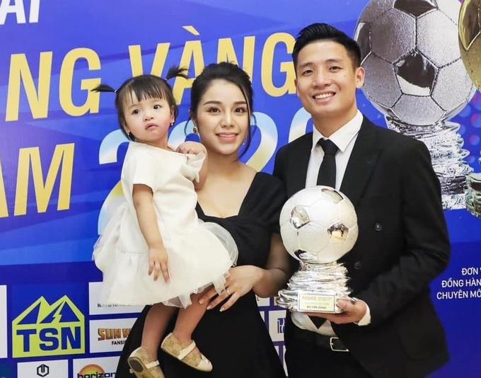 Vợ trung vệ Bùi Tiến Dũng viết status gắt: Loại chồng rẻ mạt không cần-3