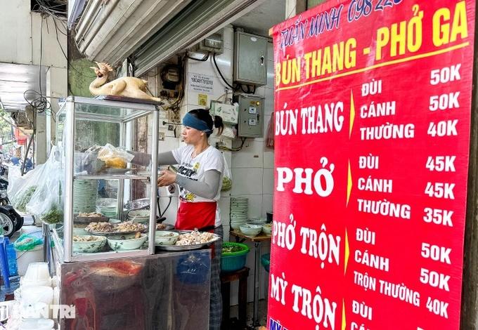 Quán bún thang bình dân ở Hà Nội thuê 11 nhân viên, ngày bán 800 bát-6