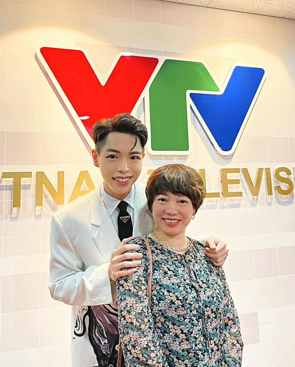 Người phụ nữ kín tiếng được Đức Phúc tặng cả căn nhà phố, lẫn xe sang là ai?-4