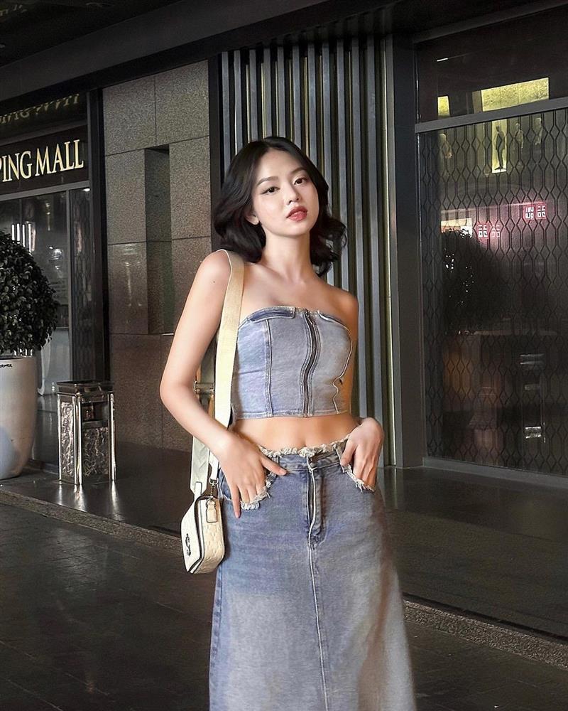 Hoa hậu Thanh Thủy chuộng mặc crop-top khoe eo thon-8
