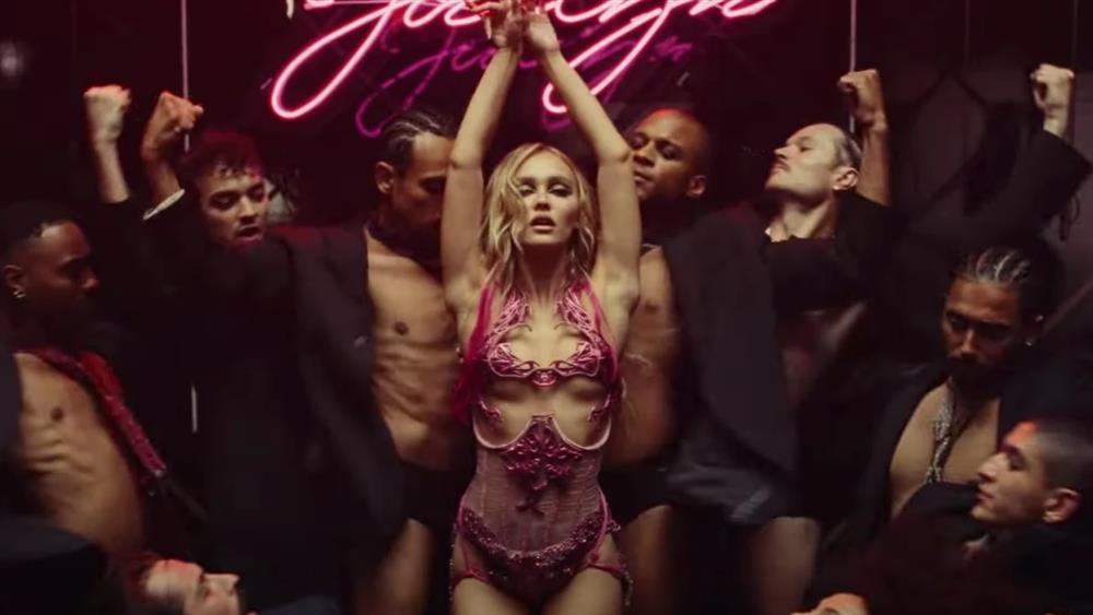 The Idol có Jennie (BlackPink) đang bị chê là rác phẩm, tục tĩu-4