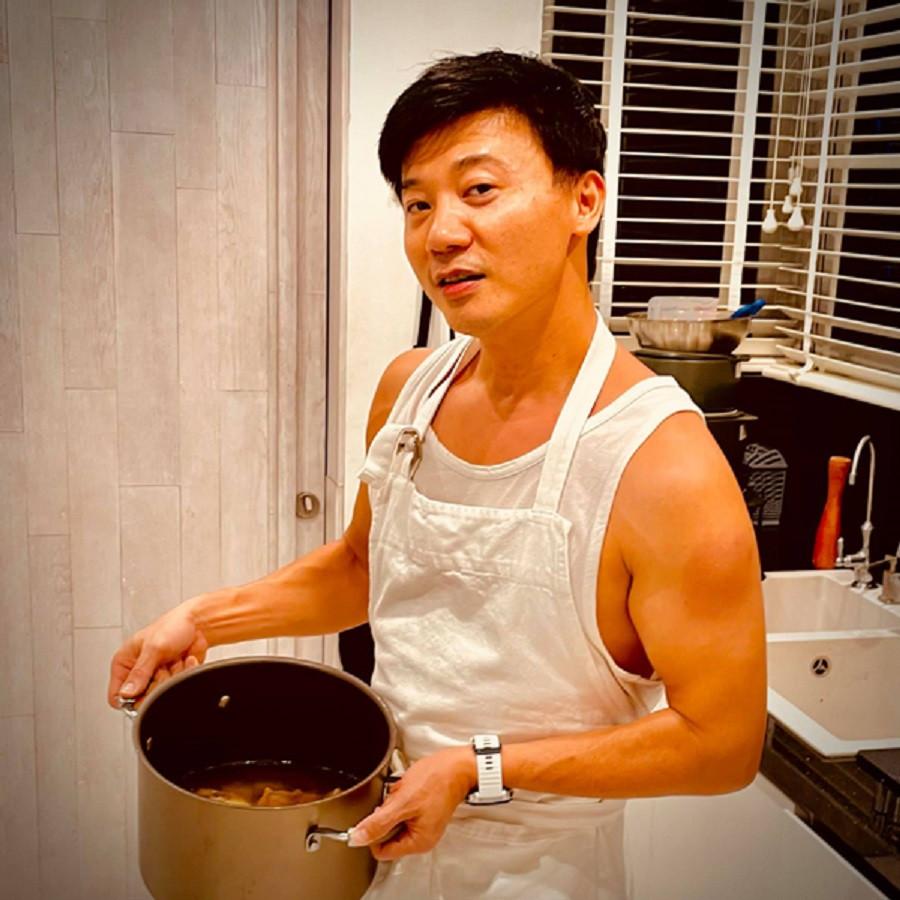 Đời tư kín tiếng MC Khắc Nguyện - trợ thủ cho Chủ tịch ngân hàng gây sốt-7