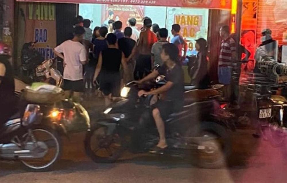 Nam thanh niên cướp tiệm vàng ở Hà Nội-1